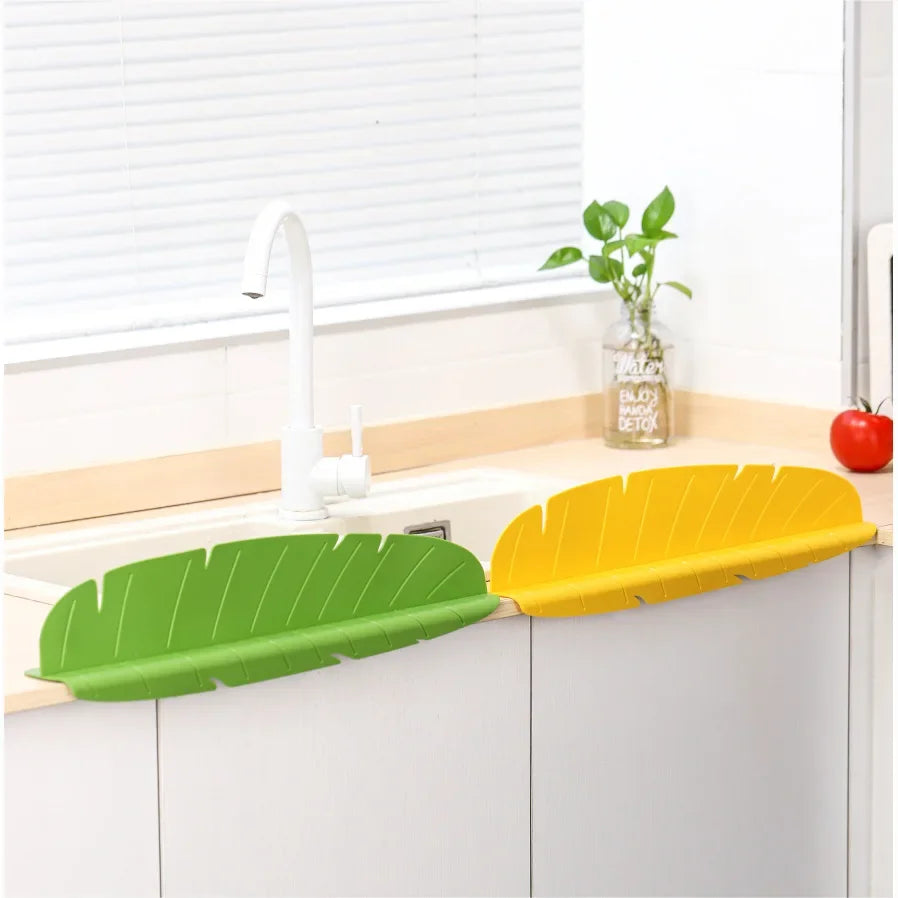 Silicone Sink Splash Guard: Waterproof and Oil-Proof Kitchen Gadget